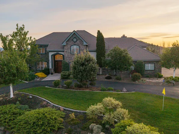 2646 Fairway Dr, Klamath Falls, OR 97601