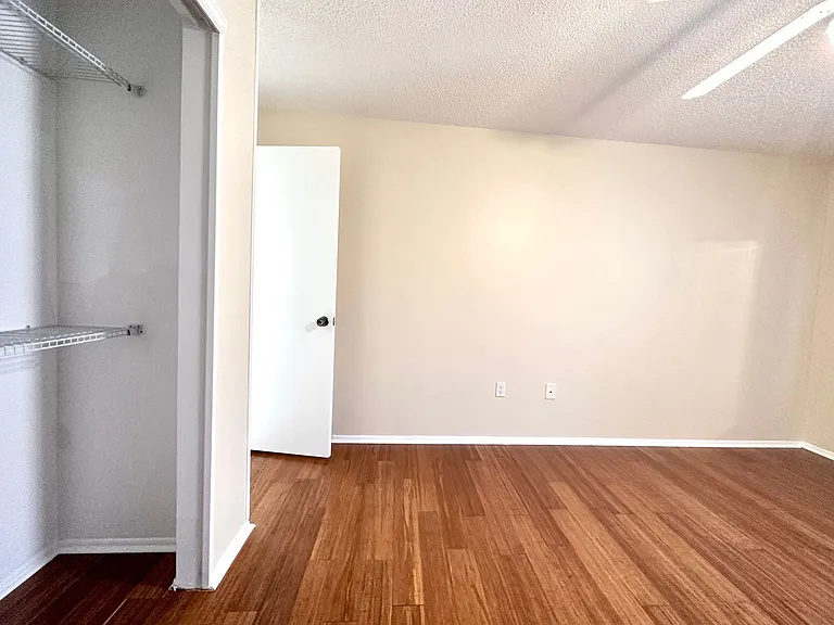 1001 W Marion Ave #9 — Photo 12