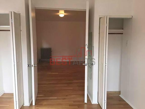 4th image of 201 W 105th St APT 23