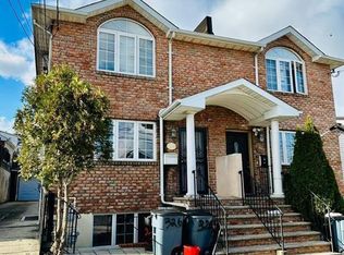 326 126th St, College Point, NY 11356