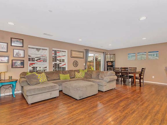 4th image of 871 Heartwood St