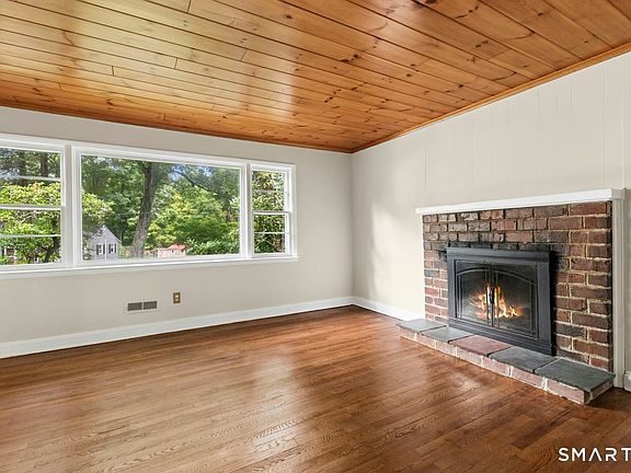 4th image of 27 Woodland Way