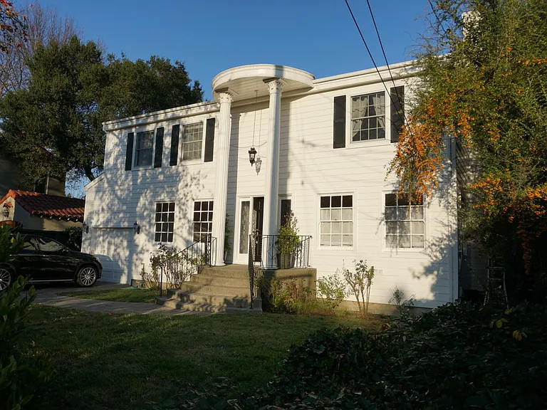 100 Shady Ln — Photo 21