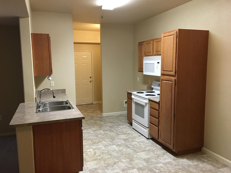 1st image of 501 Gibson Dr APT 1913