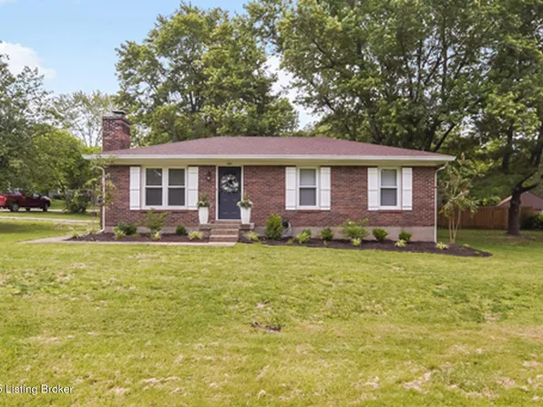 6811 Village Green Blvd, Pewee Valley, KY 40056
