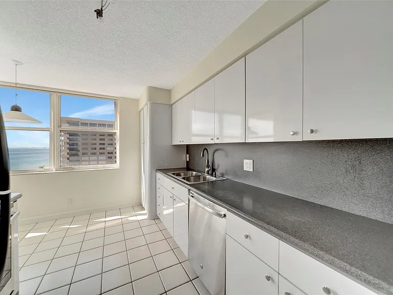 5200 N Ocean Blvd #1107B — Photo 40