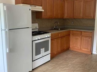 3423 24th St, Astoria, NY 11106