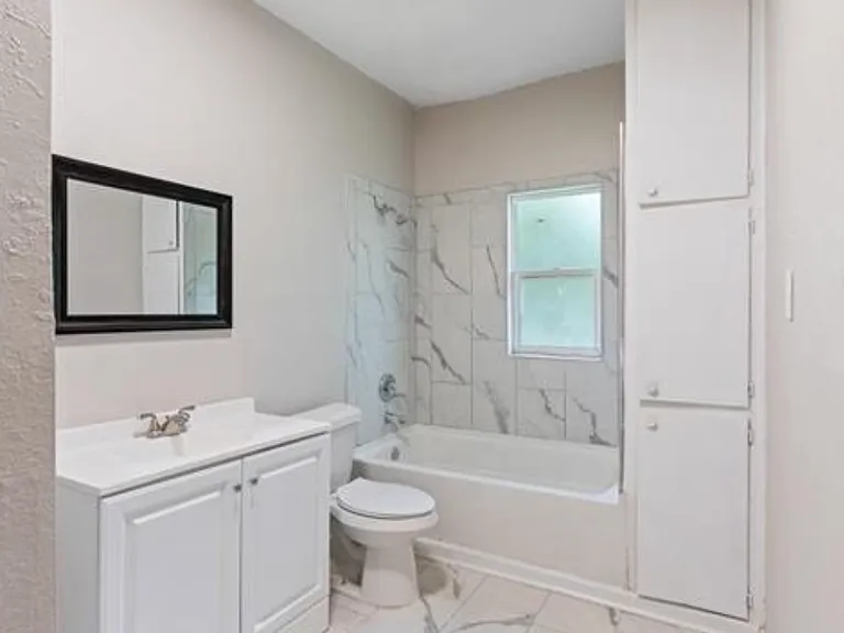4817 Court R — Photo 6