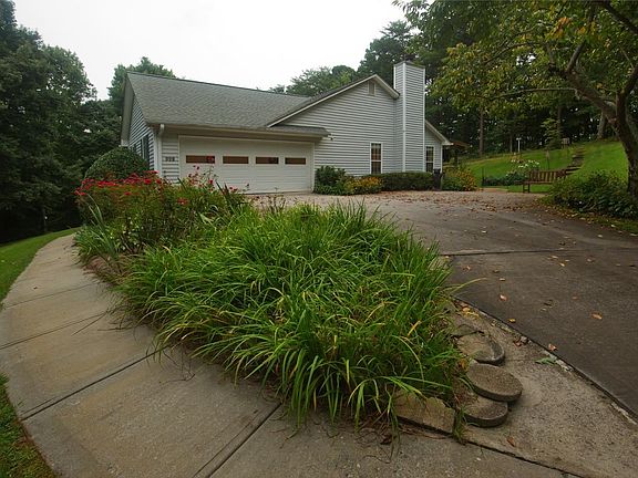 2nd image of 999 Deerfield Dr