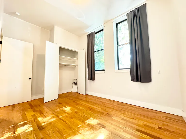 481 Evergreen Ave #1A — Photo 6