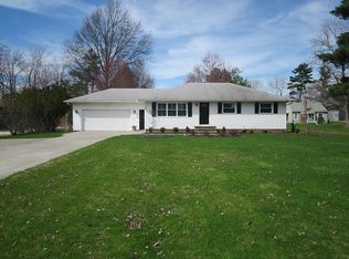 915 Oakes Rd, Broadview Heights, OH 44147