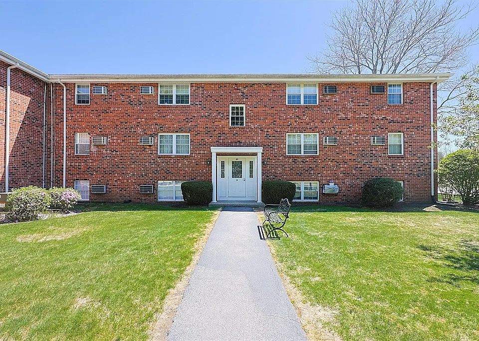1st image of 89 Pleasant St APT D11