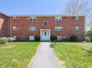 89 Pleasant St APT D11, Medfield, MA 02052