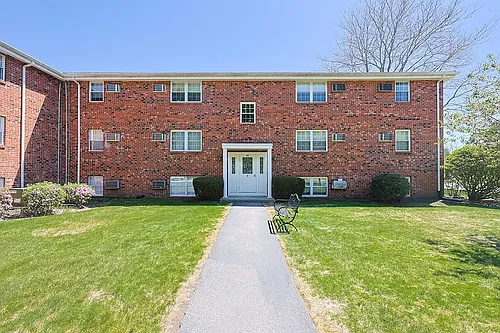 89 Pleasant St #D11 Photo 1