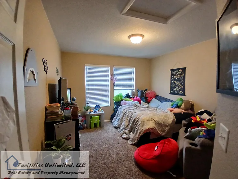 1815 Falcon Ridge Dr — Photo 9
