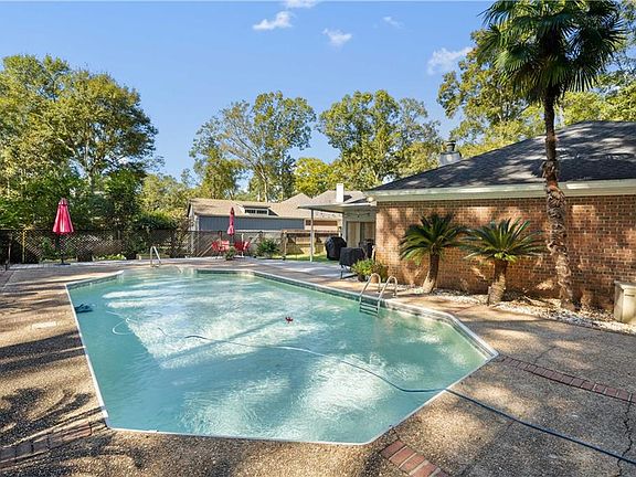 2nd image of 3560 Arlington Oaks Dr