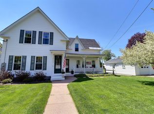 18 Maple St, Sunapee, NH 03782