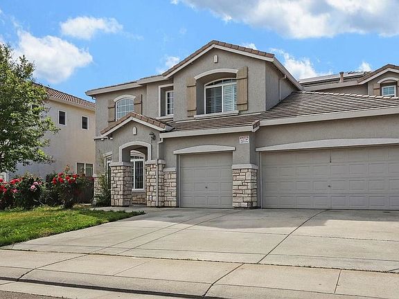 4th image of 8859 Bergamo Cir