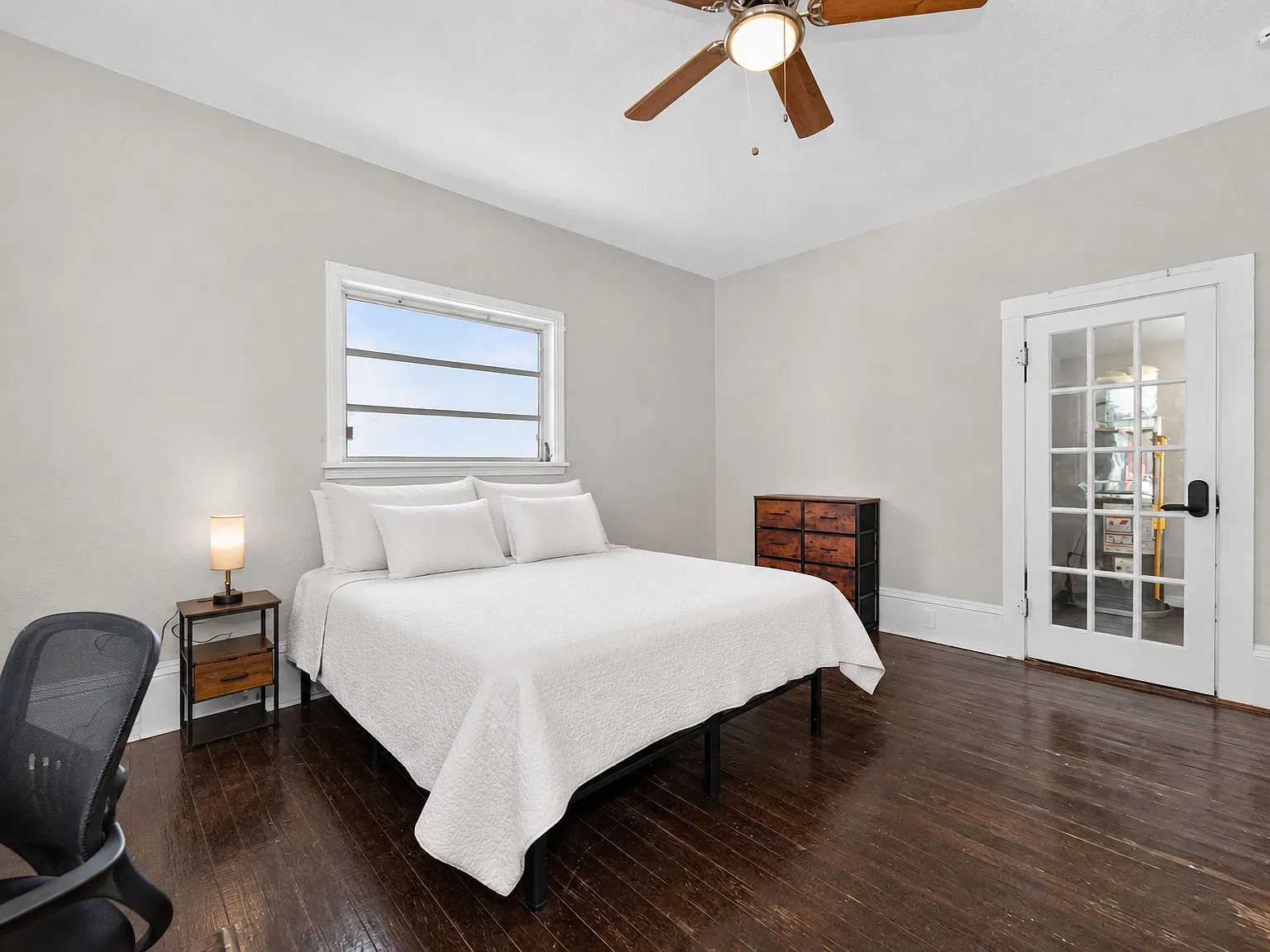 3 bed, 2.0 bath, 1720 sqft, $1,481 — Photo 2