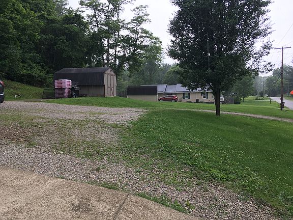 2nd image of 704 Highland Bnd