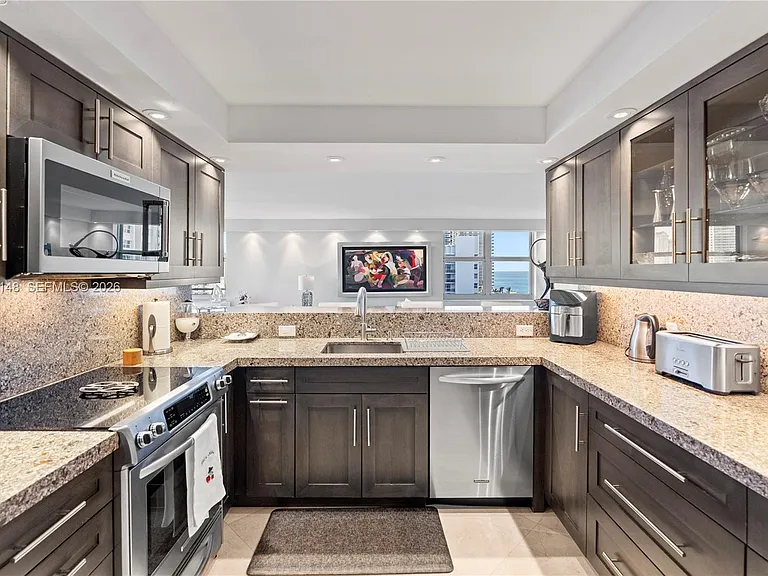 1920 S Ocean Dr #17D — Photo 10