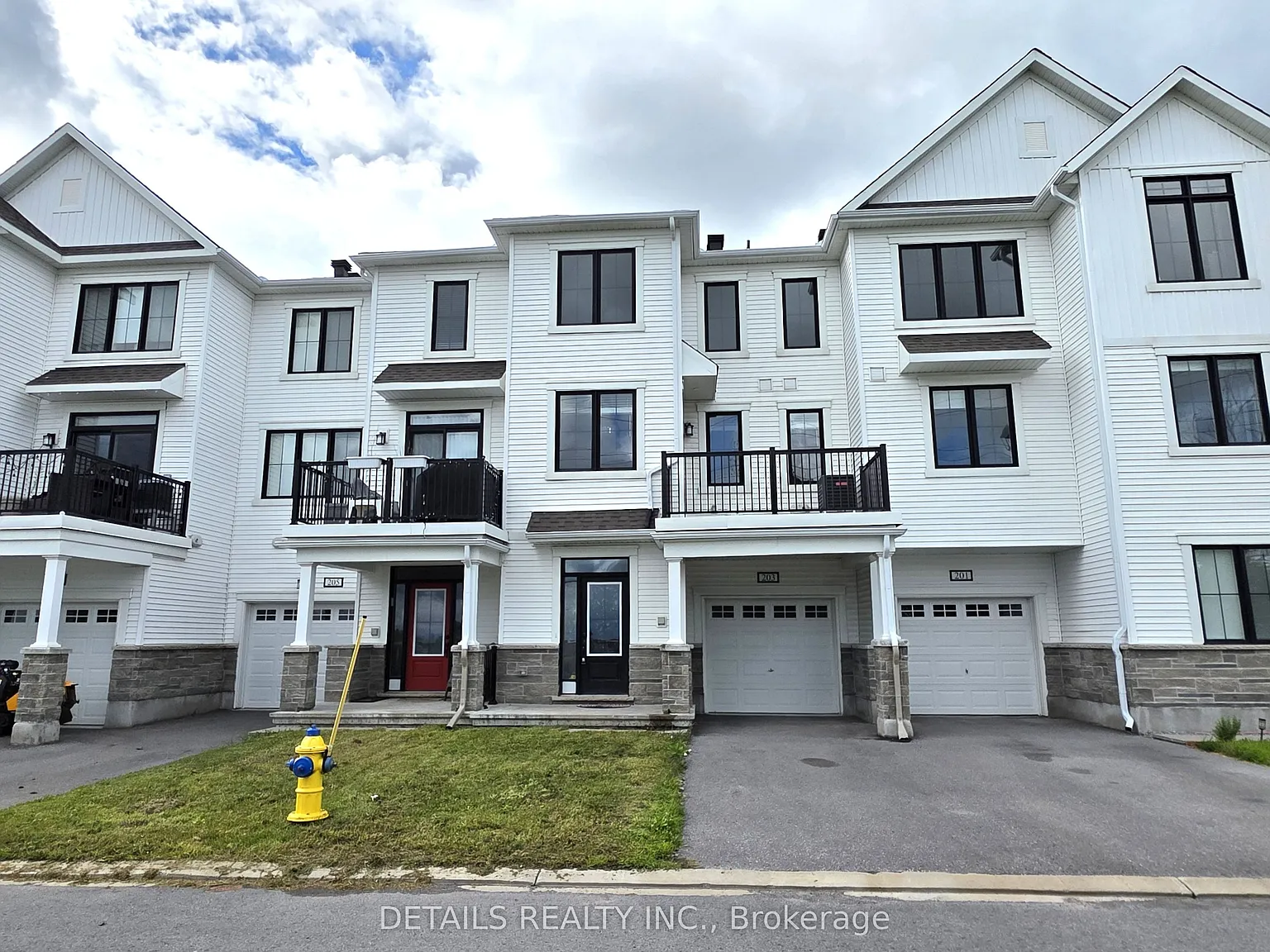 2 bed, $2,400 — Photo 1