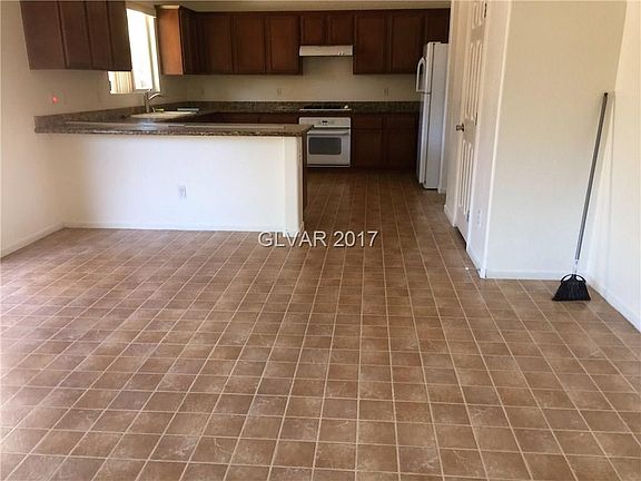 5th image of 1204 Silver Bark Ave