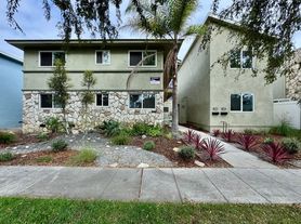 2212 San Anseline Ave