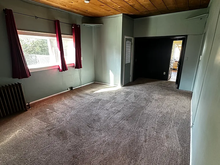 715 E Capitol Ave — Photo 16