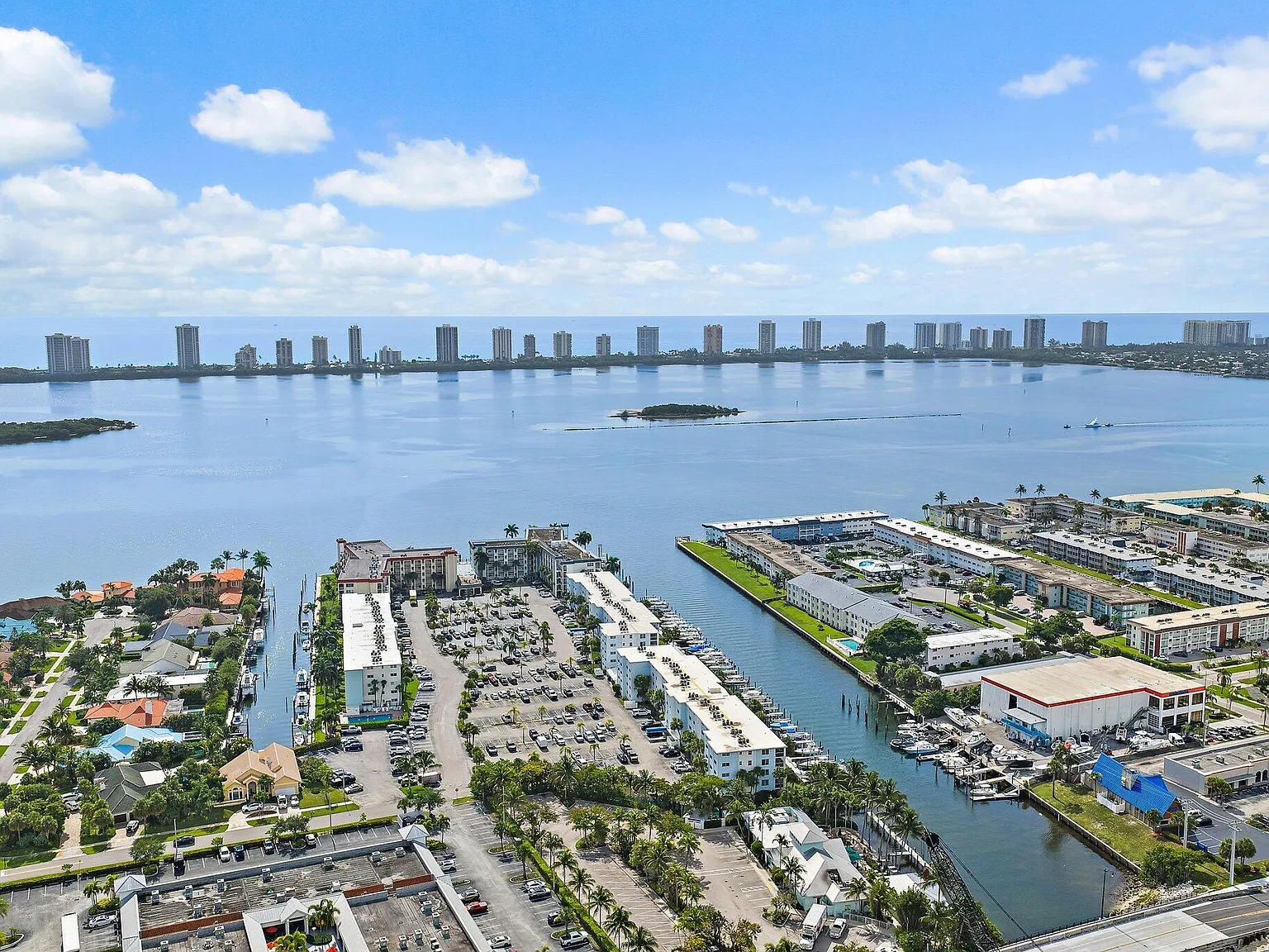 100 Paradise Harbour Blvd — Photo 2