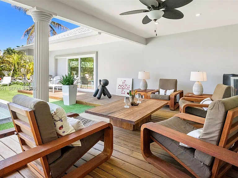 424 Alamanda Dr — Photo 30