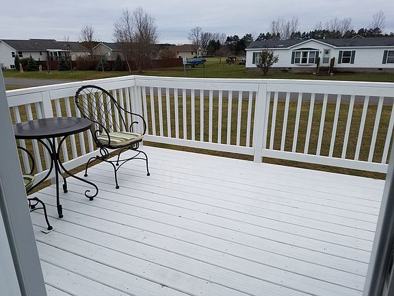 4th image of 2090 Meadow Dr