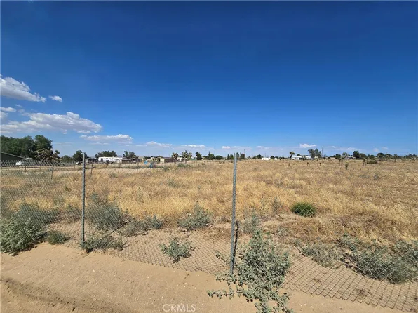 11025 Acanthus St, Phelan, CA 92371