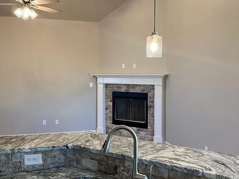 1125 Wild Rose Dr — Photo 7