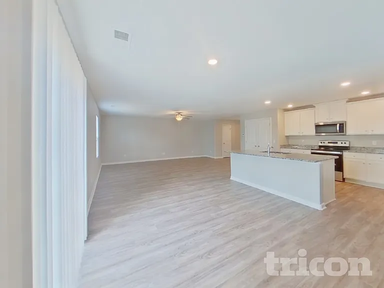 2170 Southlea Dr — Photo 4