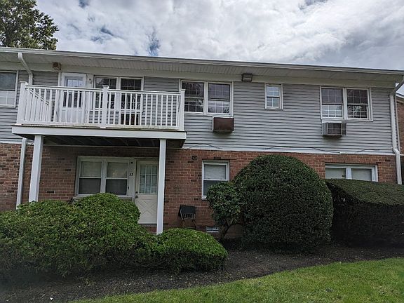 3rd image of 9D Hemlock Dr APT 33