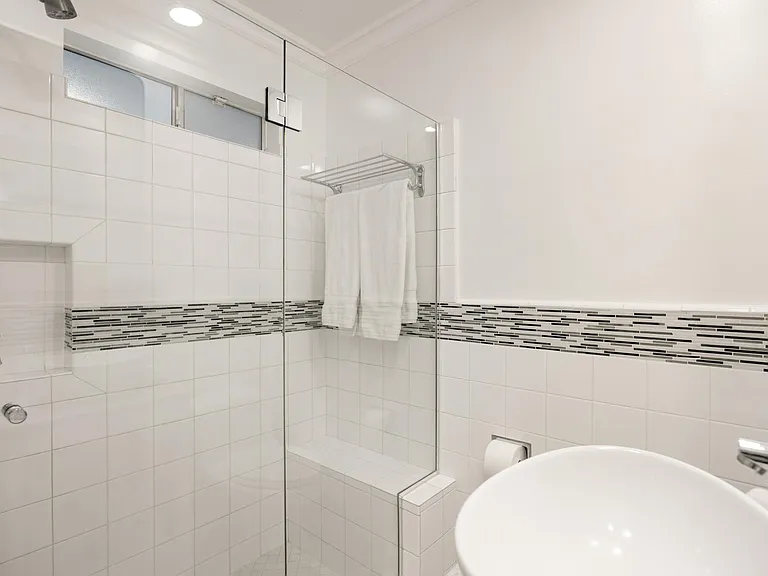 Enjoy fresh towels and all the essentials - a refreshing and hotel-inspired feel.