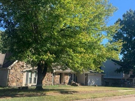3rd image of 3482 Josee Ln