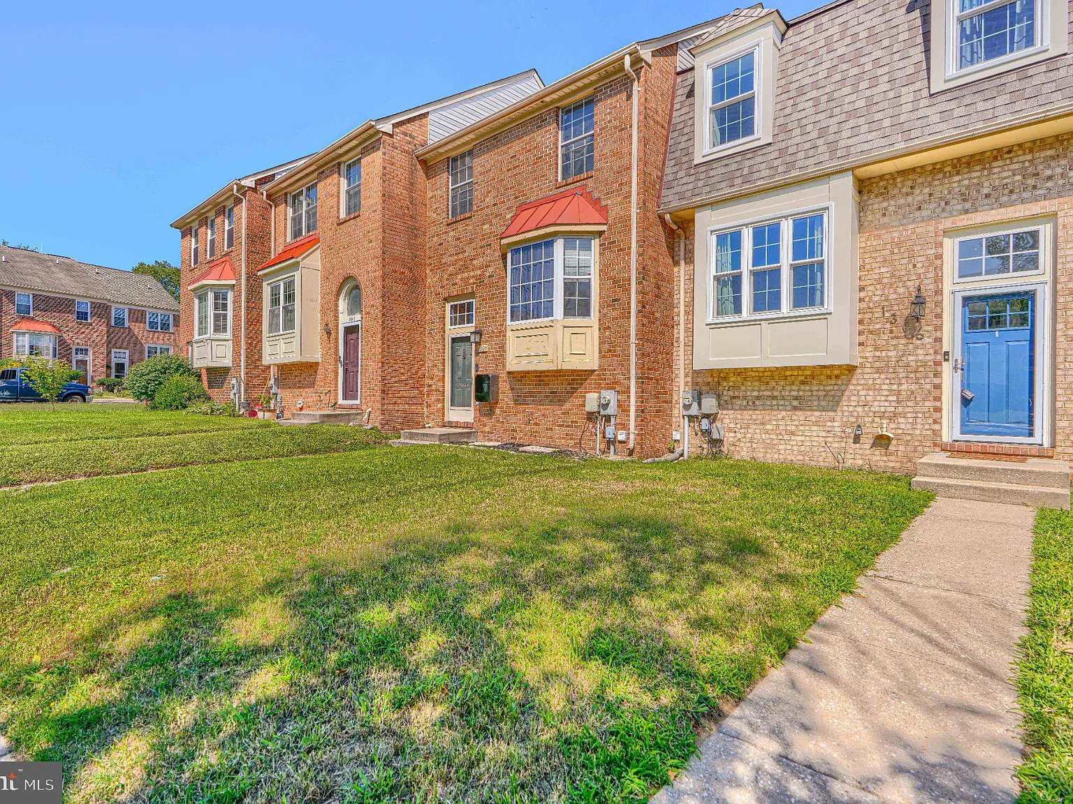 3 bed, 2.5 bath, 1785 sqft, $2,500 — Photo 3