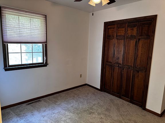 3rd image of 29 Howe Dr
