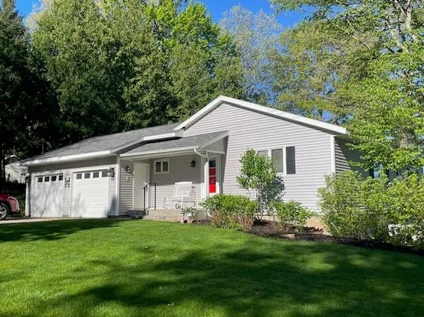 6749 Scott Lake Rd NE, Comstock Park, MI 49321