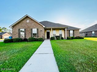 2001 Eva Ave, Ocean Springs, MS 39564