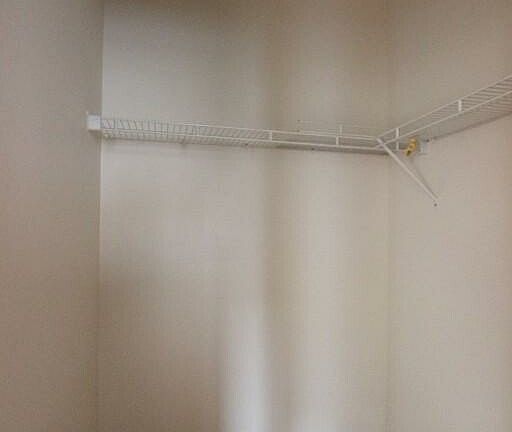 5th image of 3912 N Pine Grove Ave APT 3924-1W