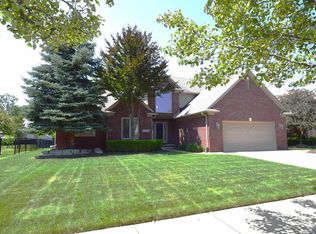 50069 Magdalina Dr, Macomb, MI 48044