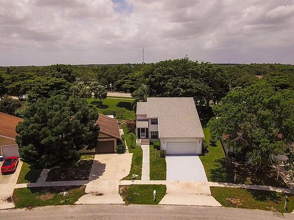 3rd image of 4726 Brook Dr