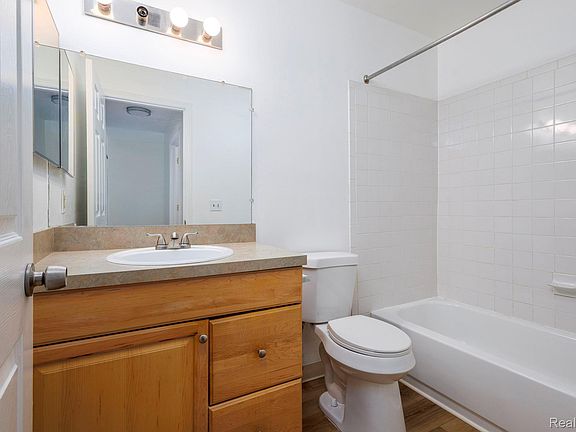 5th image of 33621 Pondview Cir #99