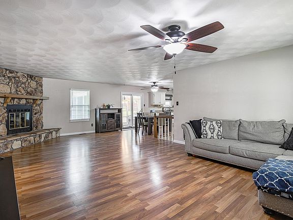 5th image of 6050 Bayou Bend Ct