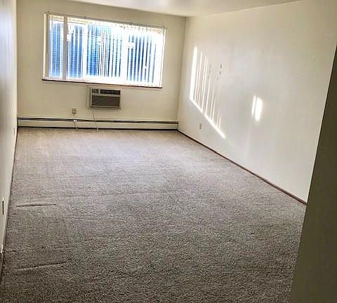 4th image of 2555 N Oakland Ave APT 201