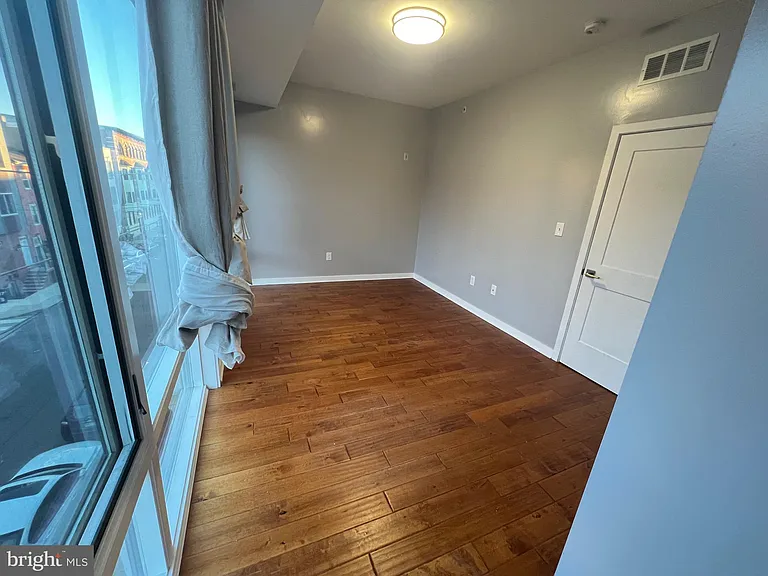 924 N 15th St #3 — Photo 9