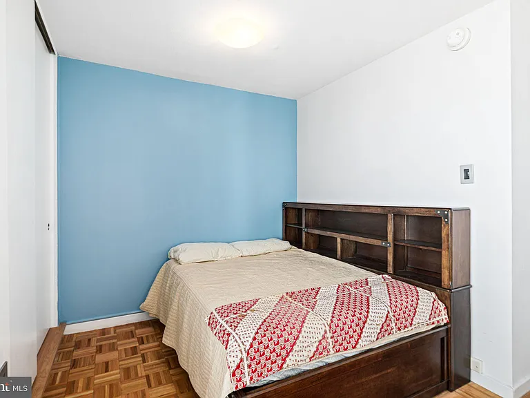 604 S Washington Sq #36-2106 — Photo 8